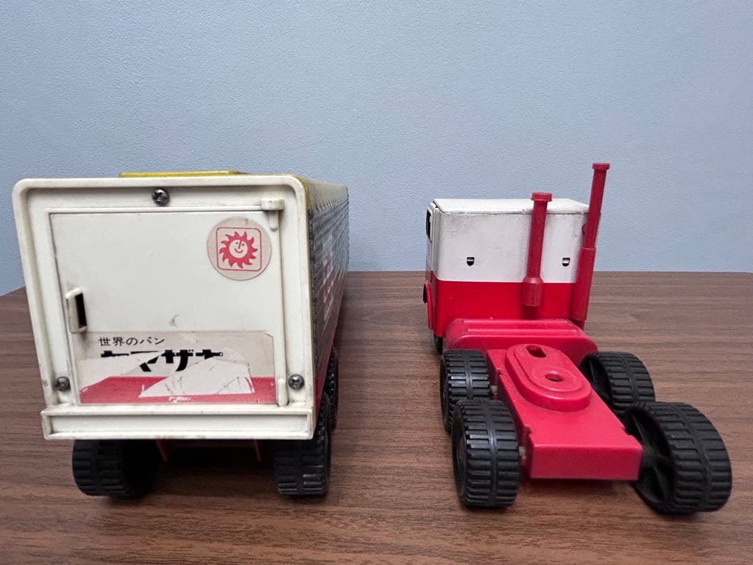 ヤマザキトラック　ブリキのトラック　ヤマザキパン レトロ　ブリキのオモチャ