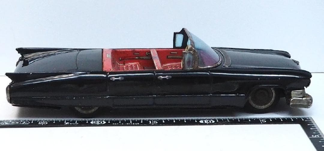 萬代屋 60sキャデラック コンバーチブル大 黒リペイントtinブリキcar箱無