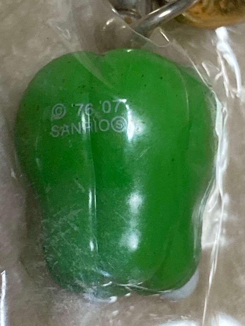 未開封　ハローキティ ストラップ　パプリカ　根付け　サンリオ　２個　セット　③