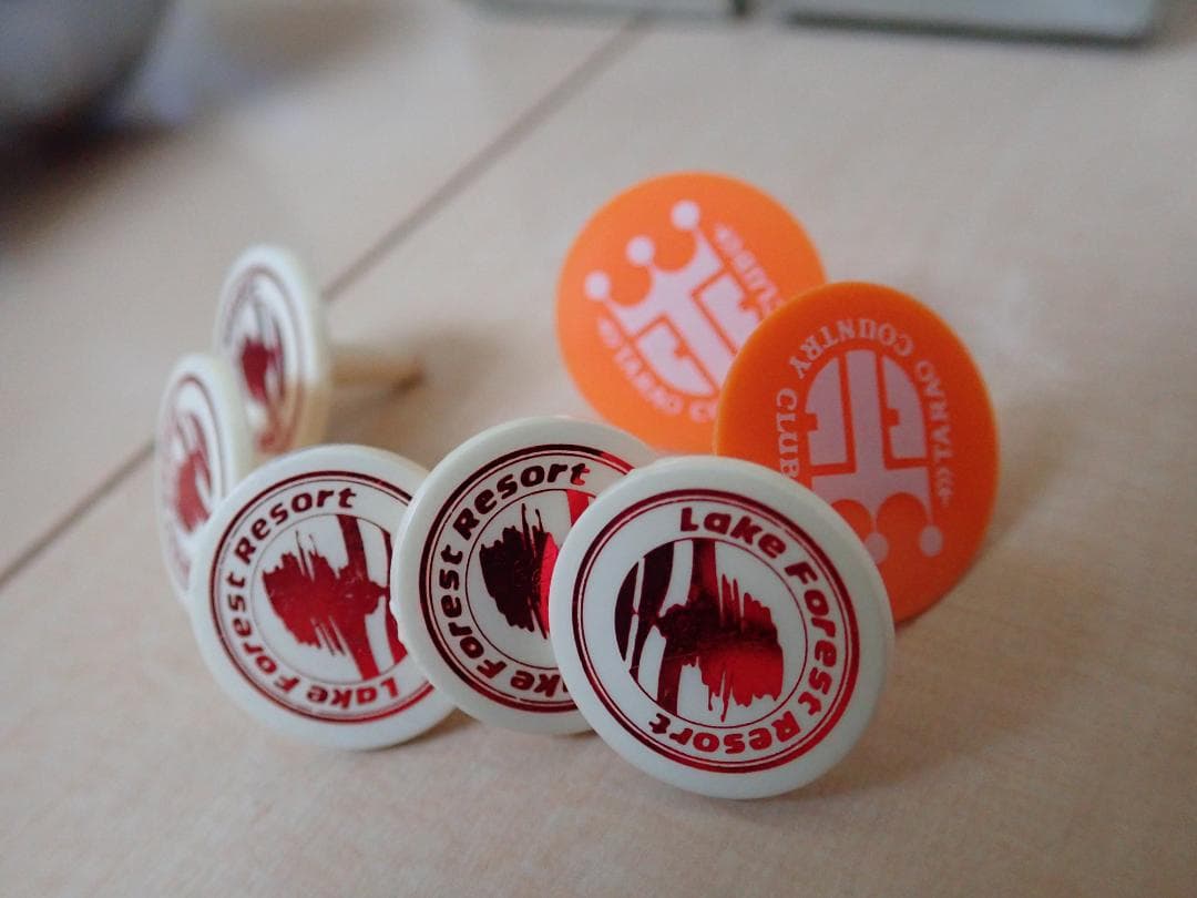 ゼクシオ　ツアースペシャル ロストボールとウッドティーとマーカーのセット