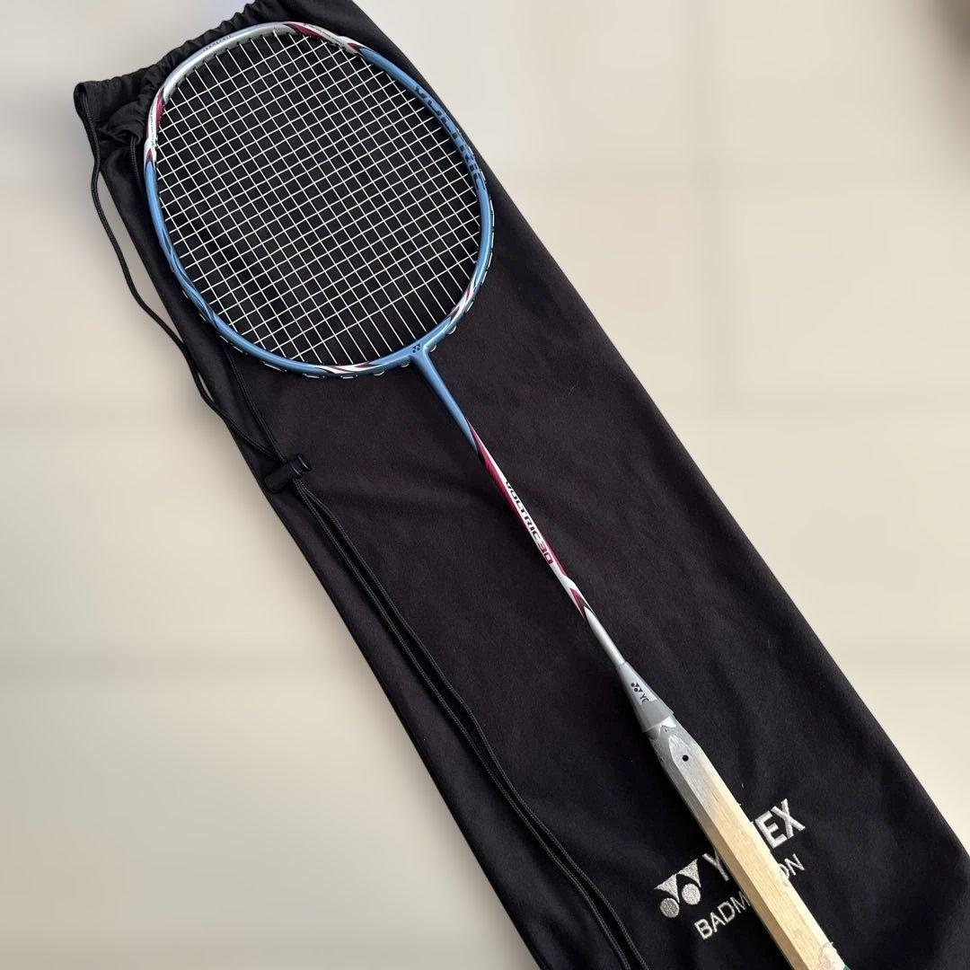ヨネックス　VOLTRIC 30 バドミントンラケット 専用ケース付き
