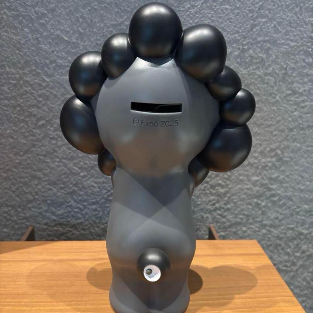 【新品】黒ミャクミャク ソフビ 貯金箱