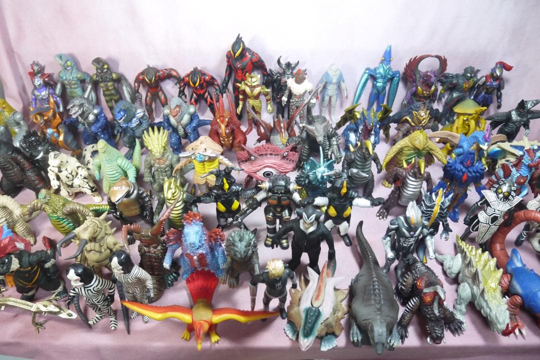 ウルトラ怪獣シリーズ　ほか　怪獣ソフビ　73体