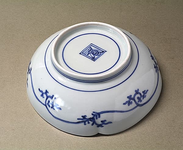 藍柿 牡丹葉唐草文 輪花深皿