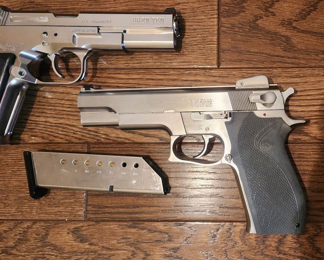 マルシン ブレンテン8mm マルゼン M4506 マイアミバイス2丁セット