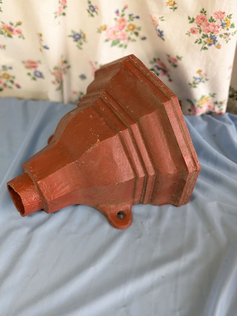 イギリス アンティーク 鉄製 壁掛けプランター 植木鉢 レンガ色