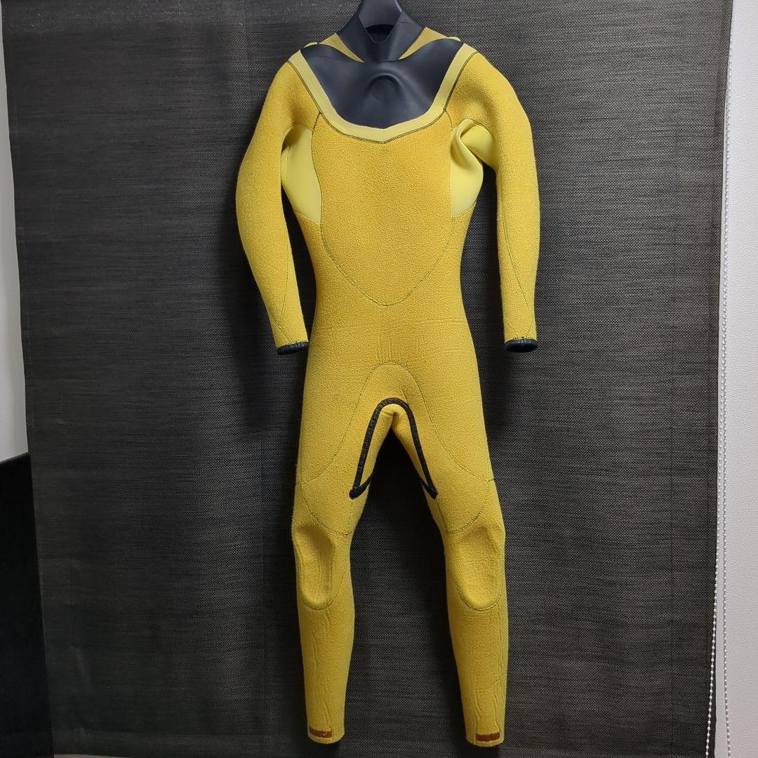 セミドライ　ウェットスーツ delphi