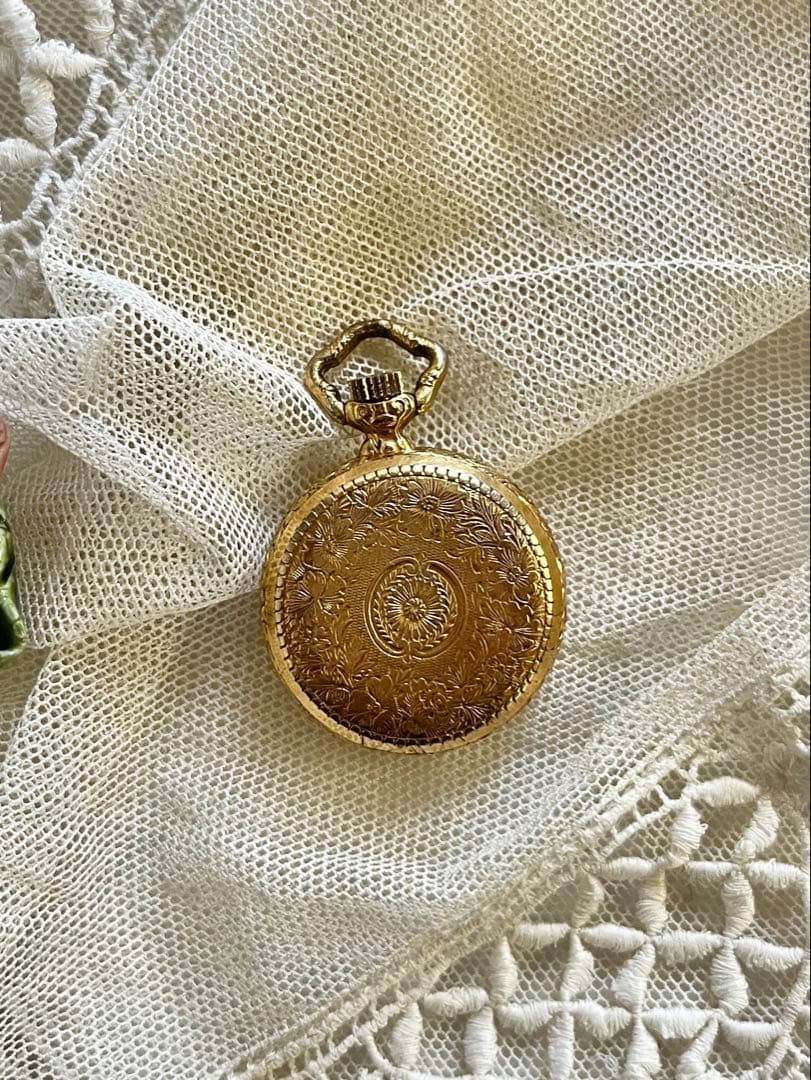 ◆フランスアンティーク｜小さな懐中時計Bミニペンダント金ゴールドネジ巻き白黒