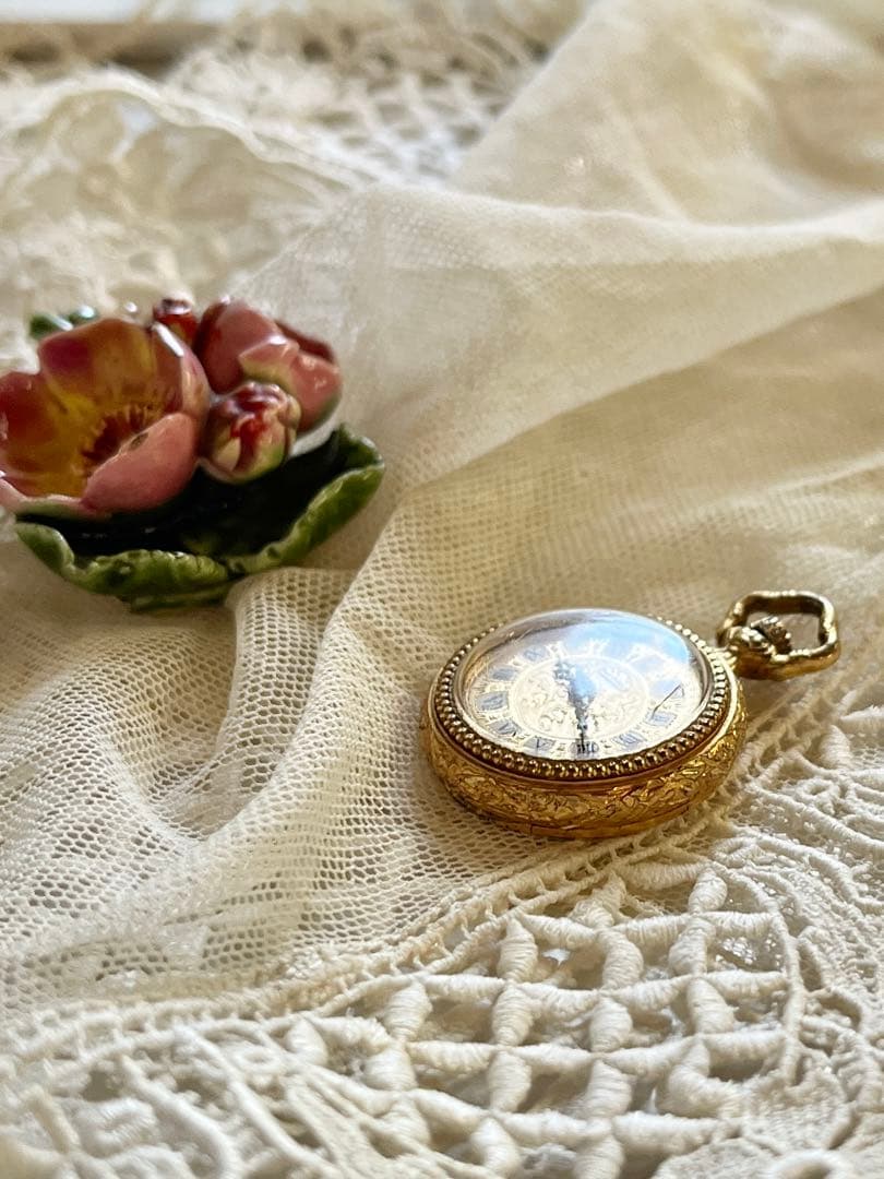 ◆フランスアンティーク｜小さな懐中時計Bミニペンダント金ゴールドネジ巻き白黒