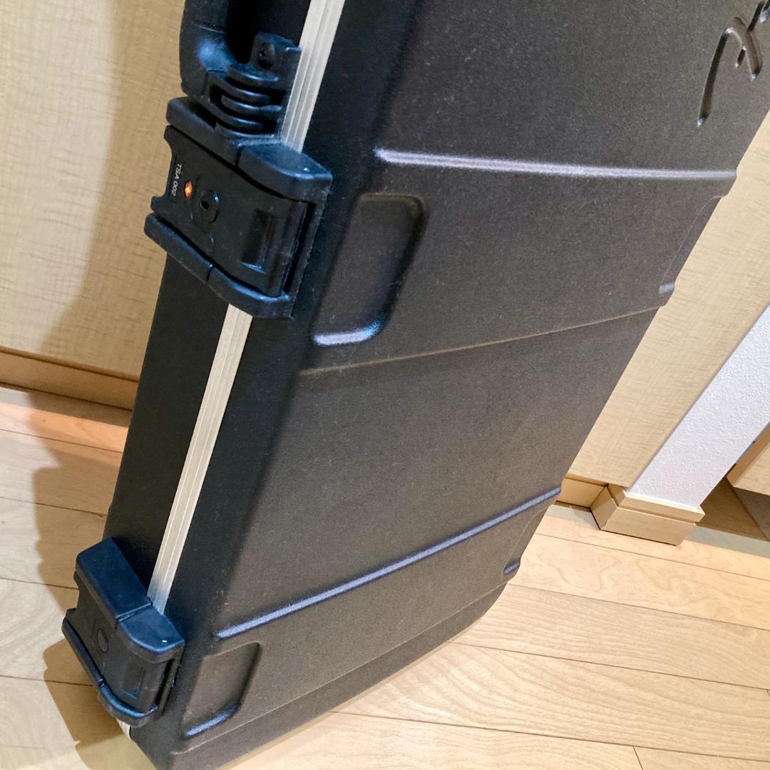 FENDER USA 純正 ベース用ハードケース TSAロック付