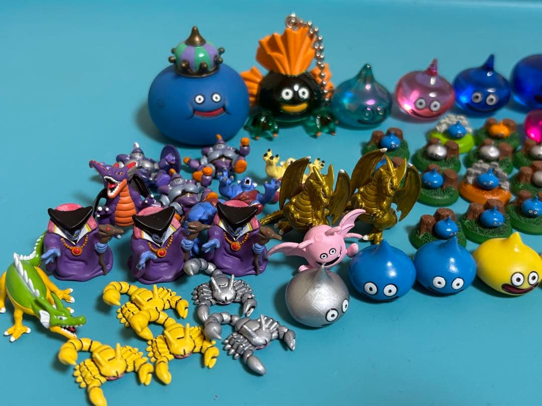 【週末限定値下げ】ドラクエ　スライム他　ミニフィギュア　77個まとめ売り