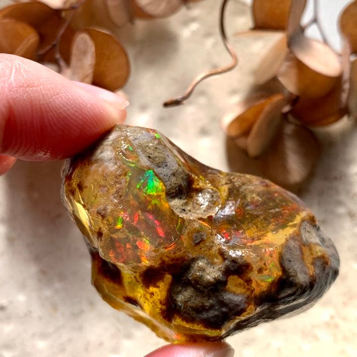 期間限定値下げ！肉厚で虹たくさん❤︎イエローオパール原石148.5ct