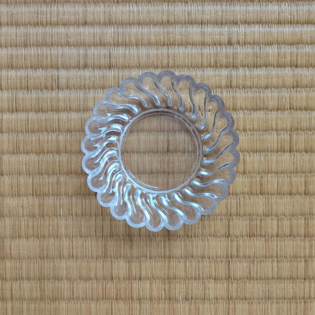 フリルガラス皿 木箱付き 直径約12cm　江戸硝子　捻縁　皿　骨董品　古美術