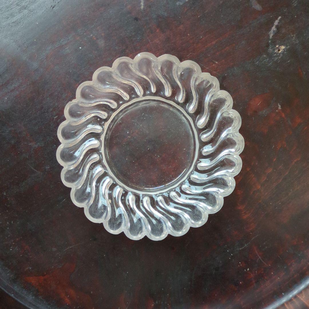 フリルガラス皿 木箱付き 直径約12cm　江戸硝子　捻縁　皿　骨董品　古美術