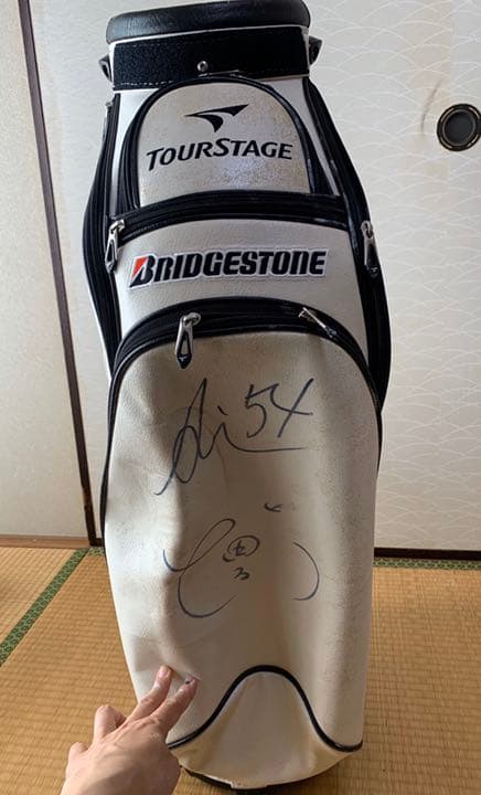 ブリジストン:キャディバッグ(宮里藍サイン入り)