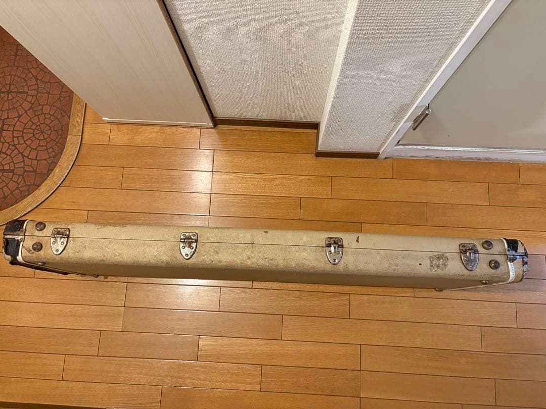 60年代フェンダージャズベ、プレベ用ホワイトトーレックスケース　Fender