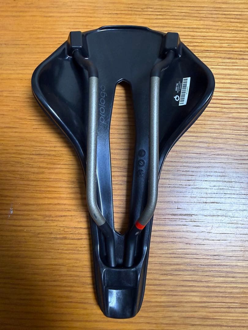 人気！Prologo Nago R5 PAS他サドルの合計3点セット乗り比べ
