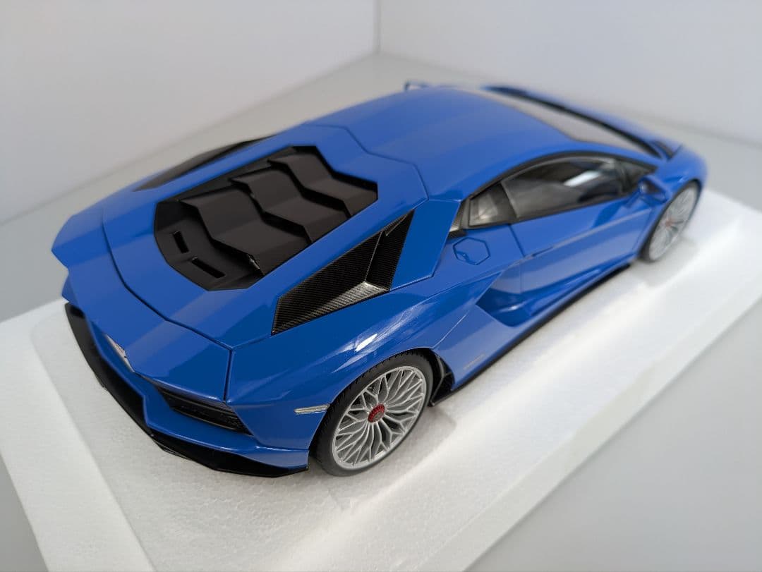 1/18 ミニカー オートアート ランボルギーニ アヴェンタドール S ブルー