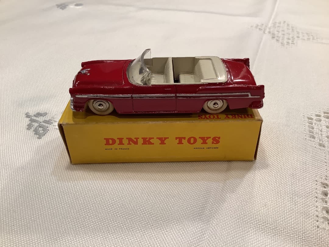 美品レア　DINKY TOYS CHRYSLER NEW YORKER ミニカー