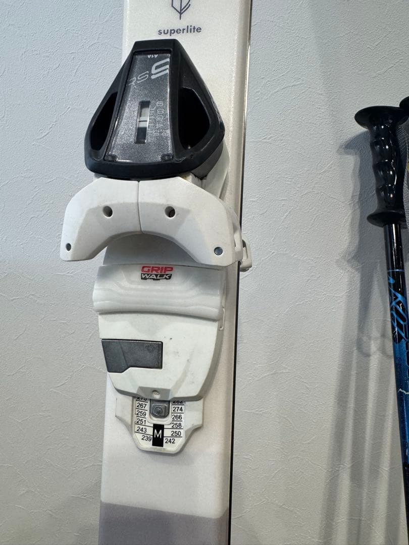 【チューンアップ済】Fischer アルペンスキー　ジュニア用