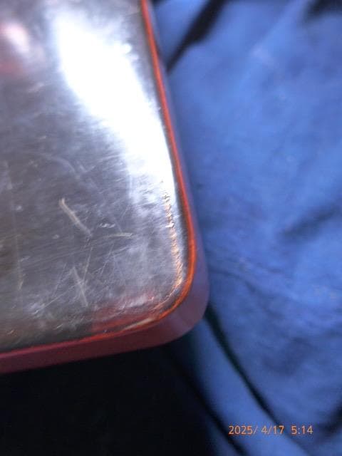 古い物です　素晴らしい推朱の盆です。迫力があります