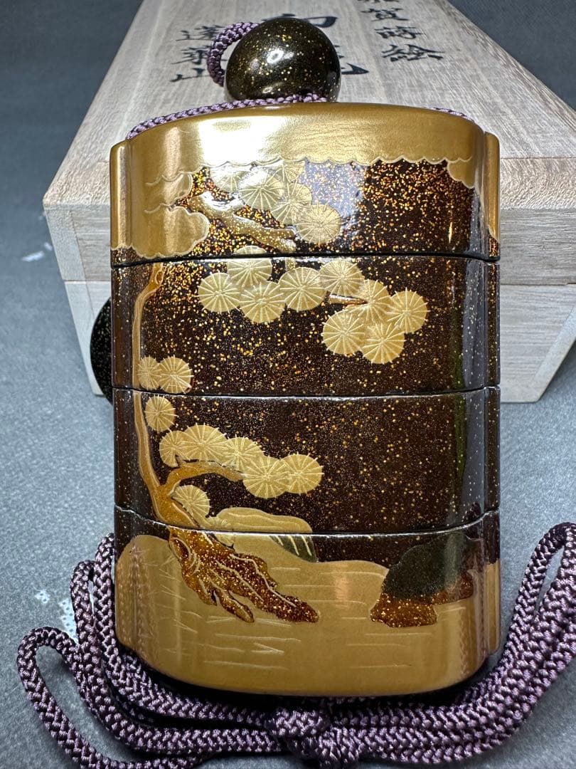 Kanさん　専用 蒔絵　印籠　金箔　松柄　漆器 根付　古美術品　 細密細工