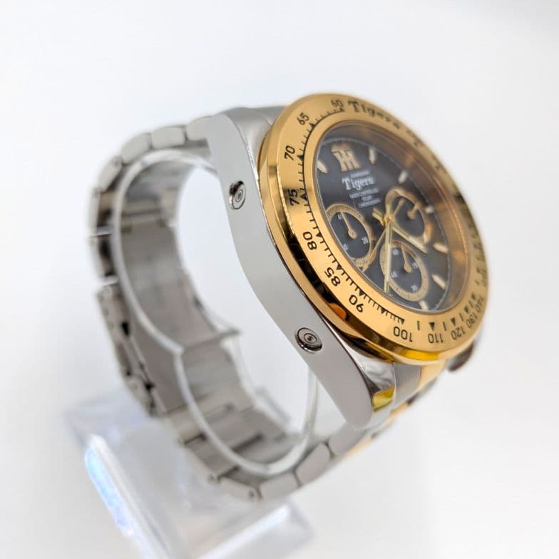 【希少】阪神タイガース 承認 電波ソーラー クロノグラフ腕時計 1935本限定