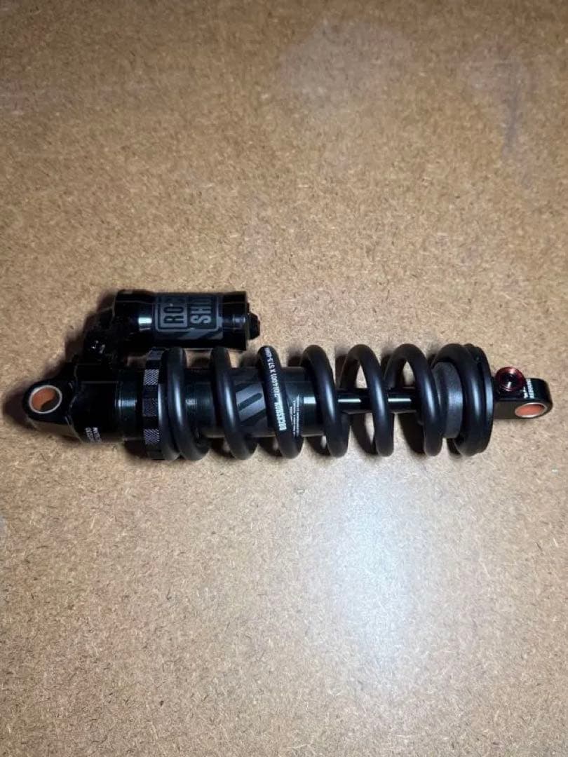 RockShox Vivid Coil 完成車外し