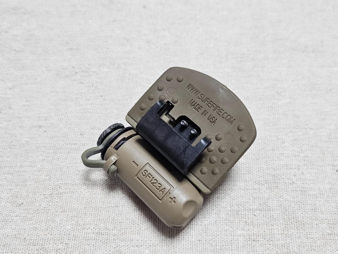 [中古]　米軍実物　SUREFIRE HELMET LIGHT HL1-B-TN