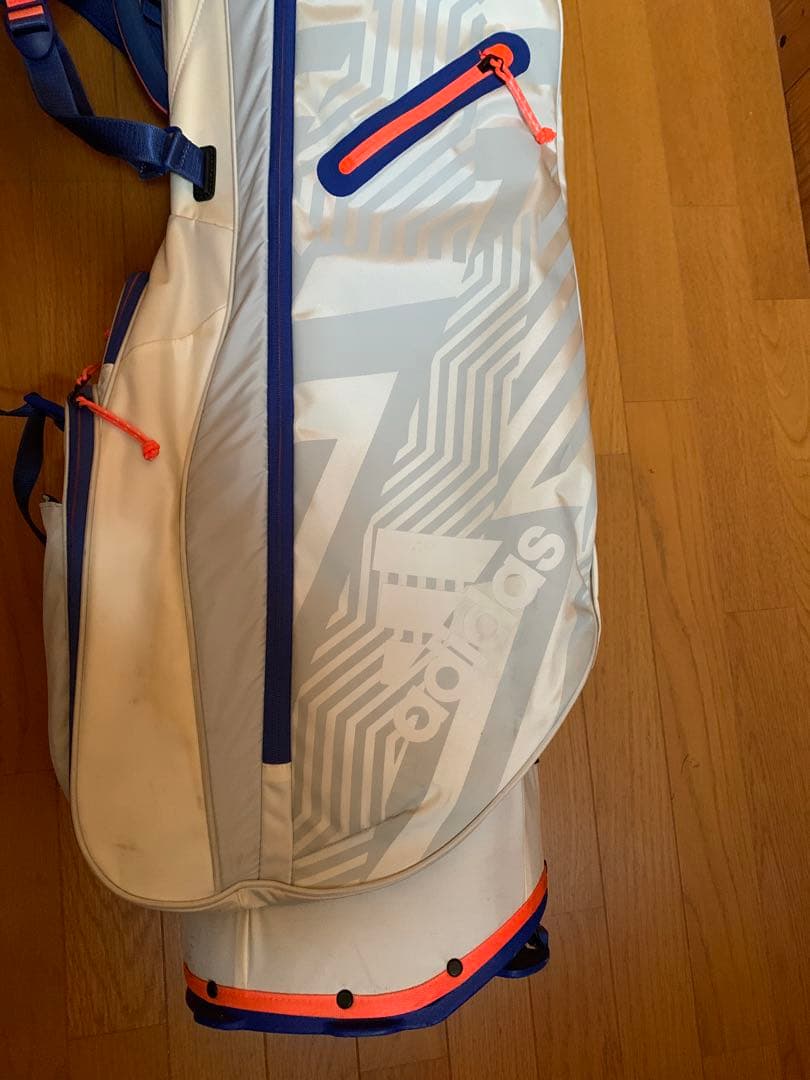 adidas ゴルフ　スタンド式キャディバッグ　軽量