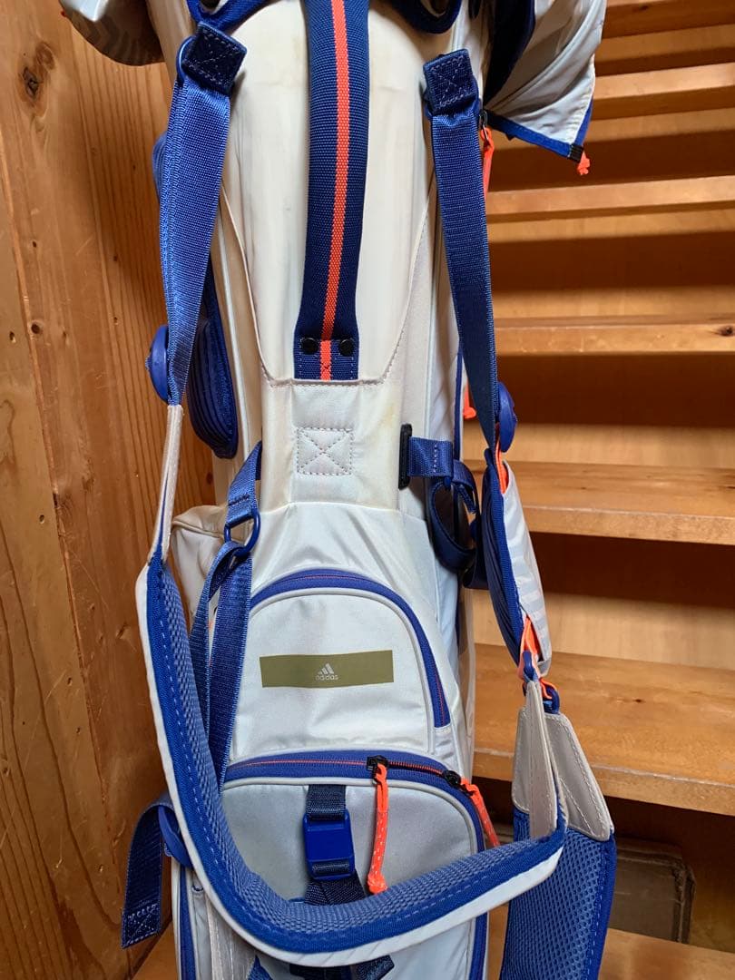 adidas ゴルフ　スタンド式キャディバッグ　軽量