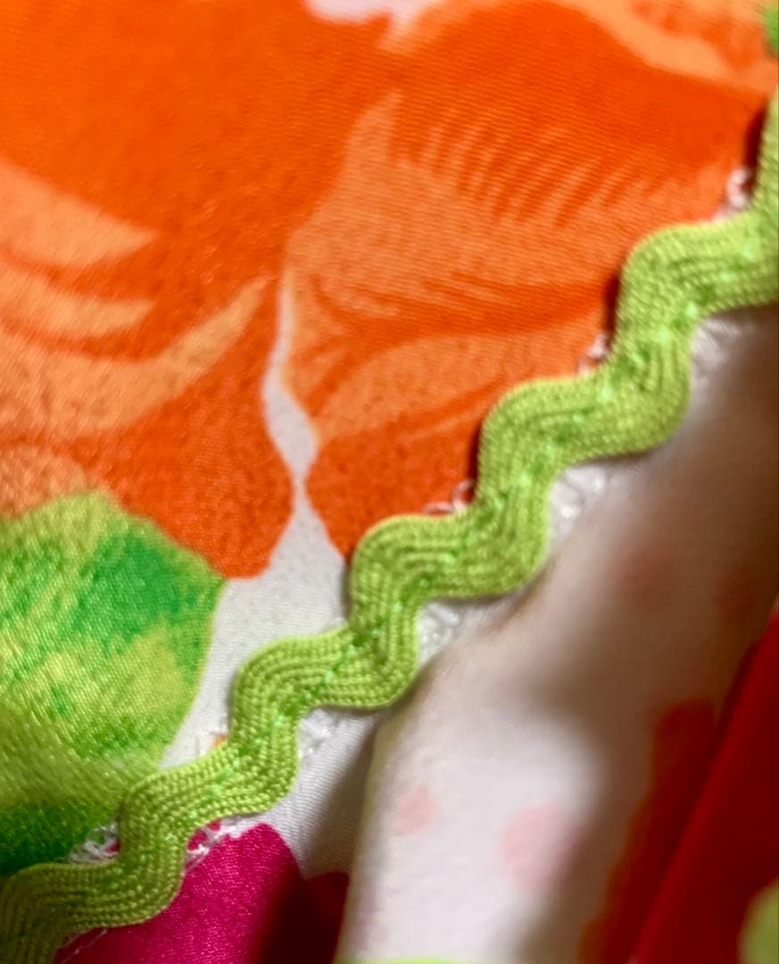 フラメンコ衣装　スペイン製フラワープリントワンピース、ウエストベルト付き