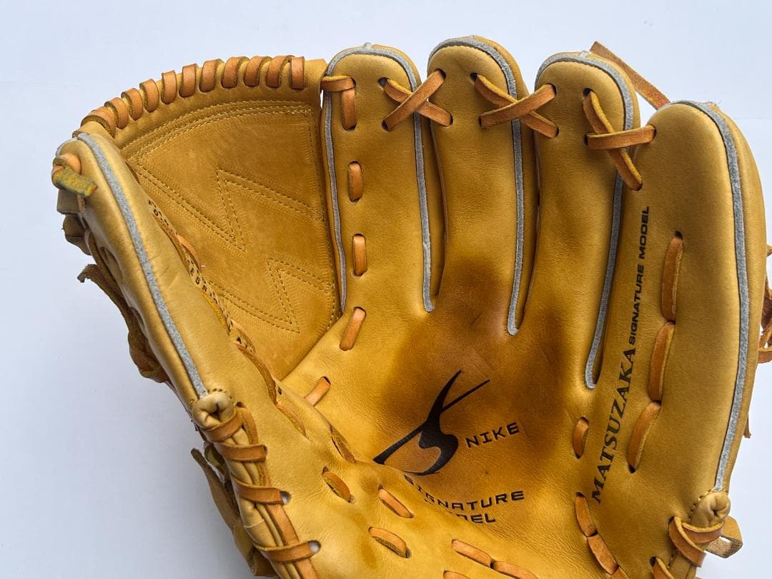 NIKE 一般軟式投手用グローブ 松坂大輔 限定モデル 右投げ用 当時物 即戦力