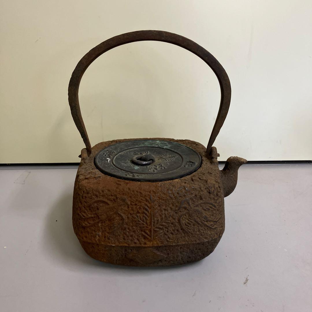 【希少・骨董】南部鉄器 鉄瓶 四角型 鶴笹文 銅蓋 アンティーク 当時物 レトロ