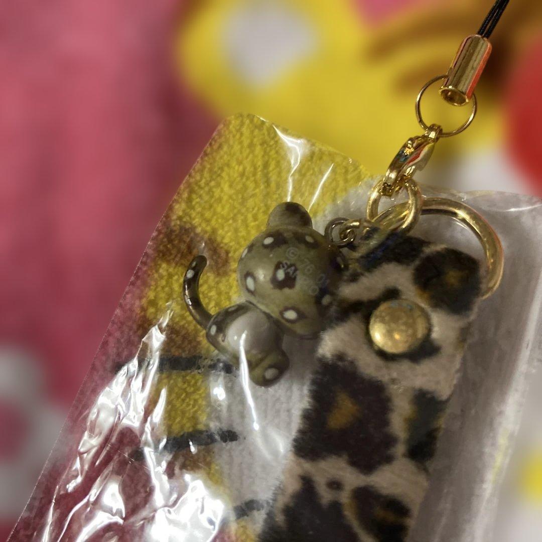 ハローキティ　ヒョウ柄　ストラップ　未使用品　2001