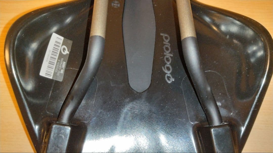 Prologo Nago プロロゴ ナゴR4 Tirox サドル