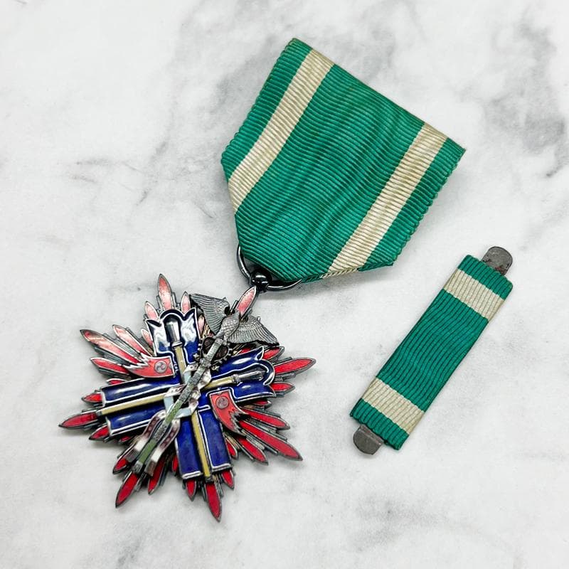 断捨離　勲章　功五級金鵄勲章　略綬付き　共箱付き