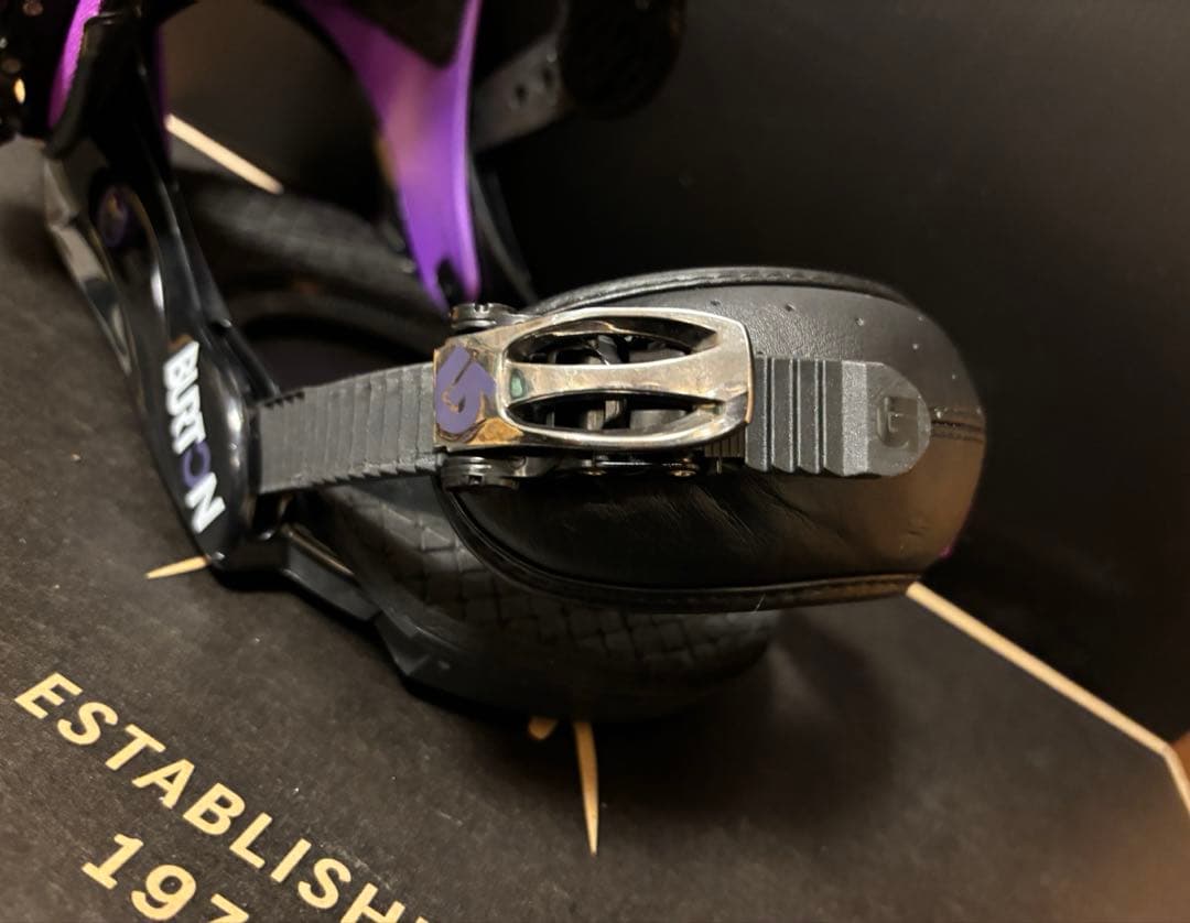 Burton スノーボードビインディングCUSTOM Mサイズ［訳あり］