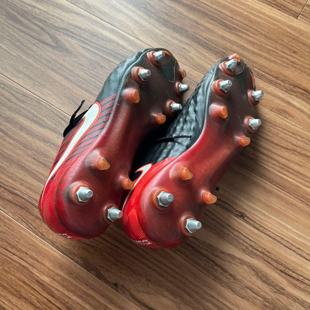 Nike サッカーシューズ マジスタSG ブラック/レッド