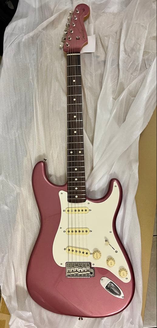 Fender Char Stratocaster Burgundy Chaモデル