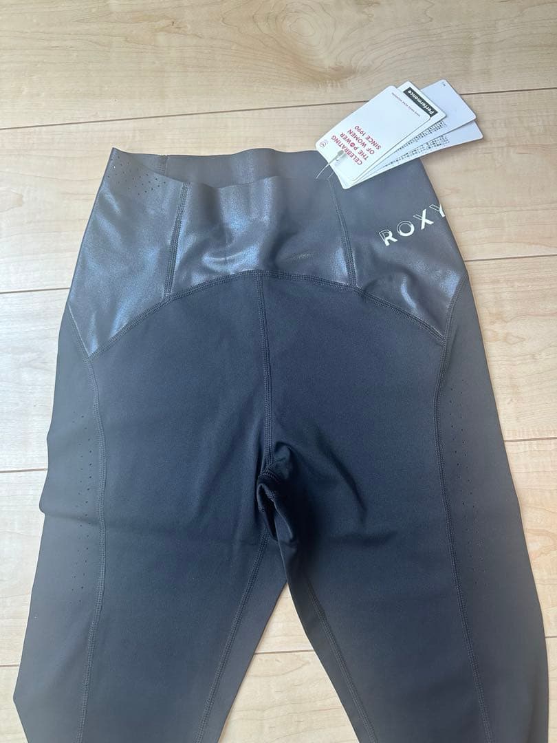 ROXYロキシースポーツブラとレギンスセット ブラック ヨガピラティスジム