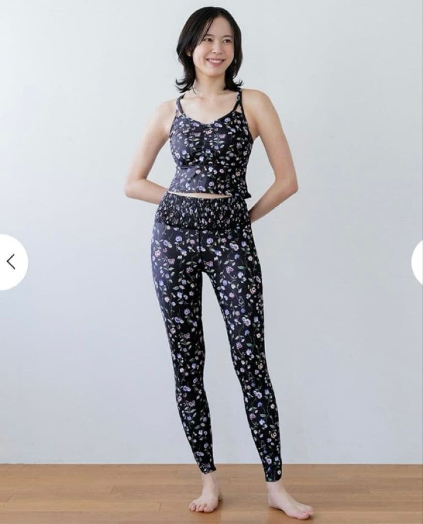 ★新品タグ付★ 【SUKALA】スプリングフラワーフレアブラトップ⭐︎М⭐︎LAVA