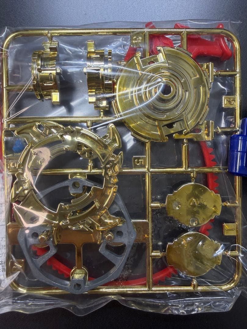 お*た様 【激レア】非売品ベイブレードドラグーンS 金メッキ　コロコロ抽選品