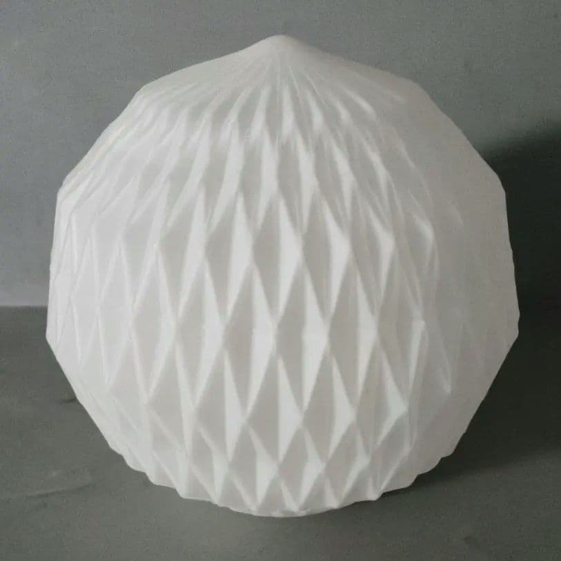 ガラス製　ヴィンテージ ランプシェード　折紙細工/幾何学模様/デザイン/ホワイト