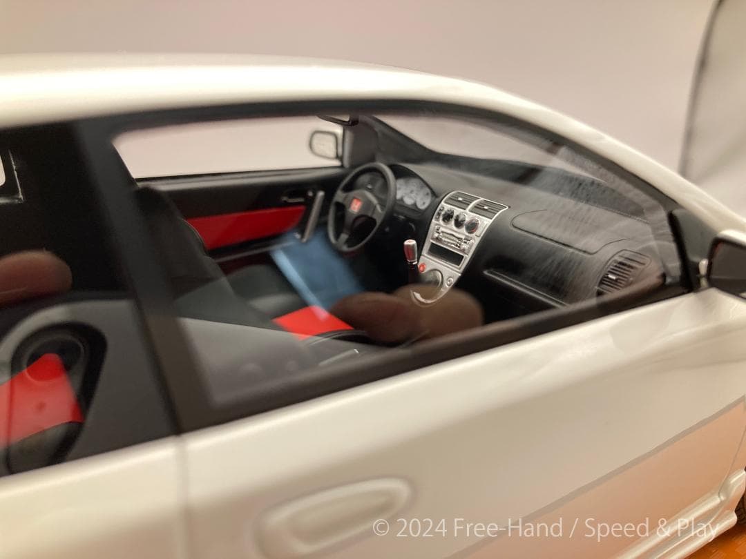 HONDA CIVIC Type R(2004)1:18 レジンカー　限定モデル
