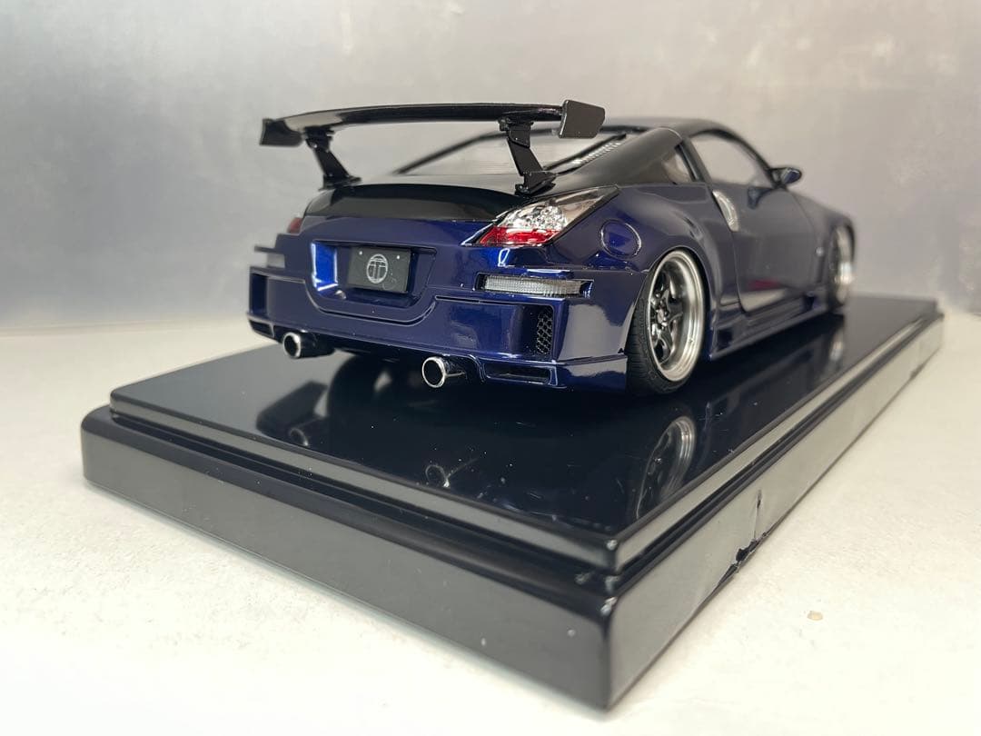 アオシマ1/24プラモデル完成品　Z33フェアレディZ
