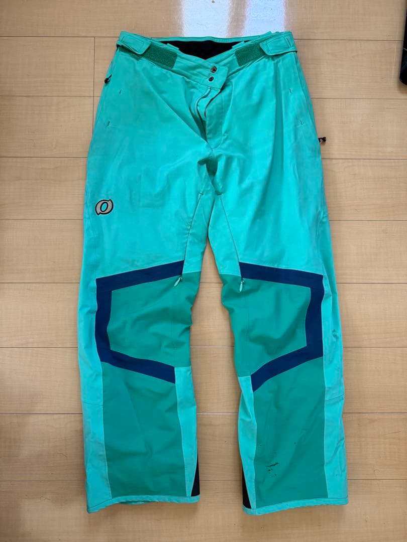 オンヨネ　ONYONE スキーウェアデモチーム　O（ジャケット）/パンツ（XO）