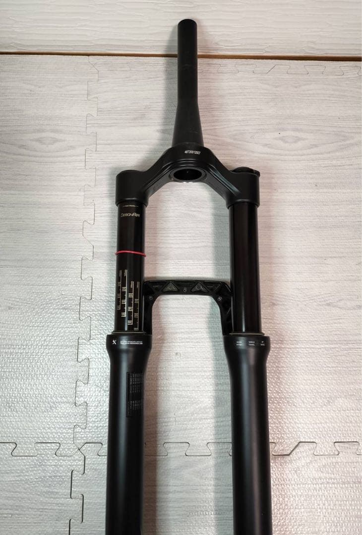ROCKSHOX サスペンション　DOMAIN160mm29インチ