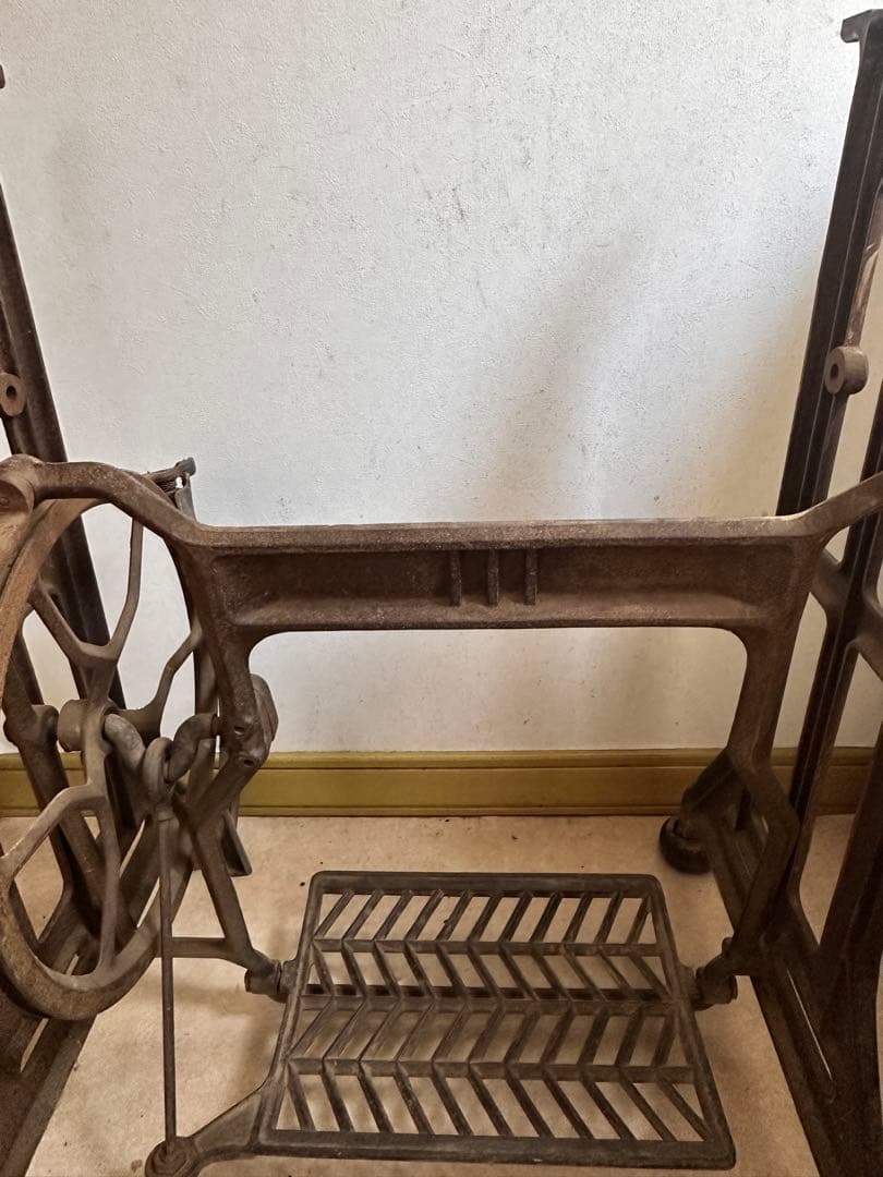 MITSUBISHI 　足踏みミシン台 アンティーク　三菱　ミシン