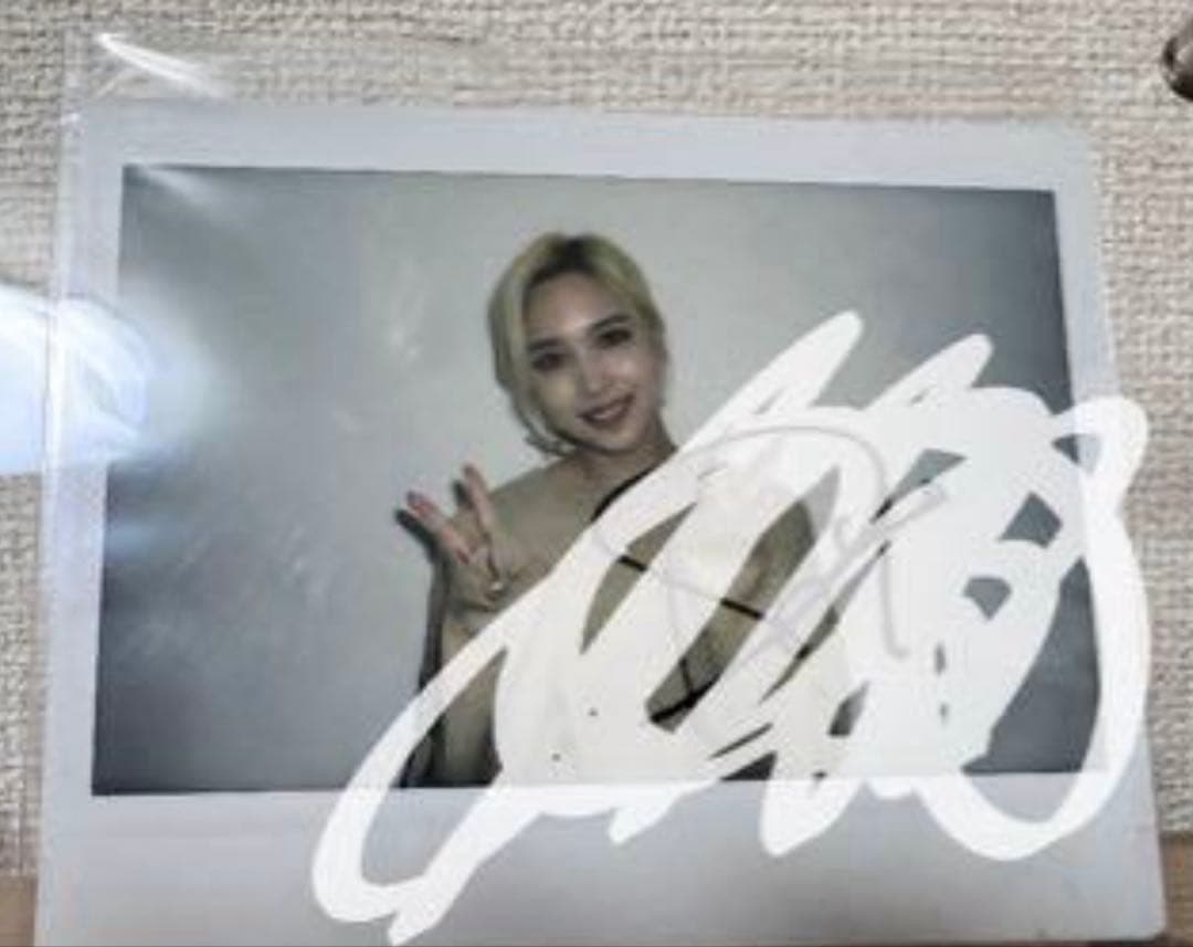 twice ミナ　チェキ　金髪